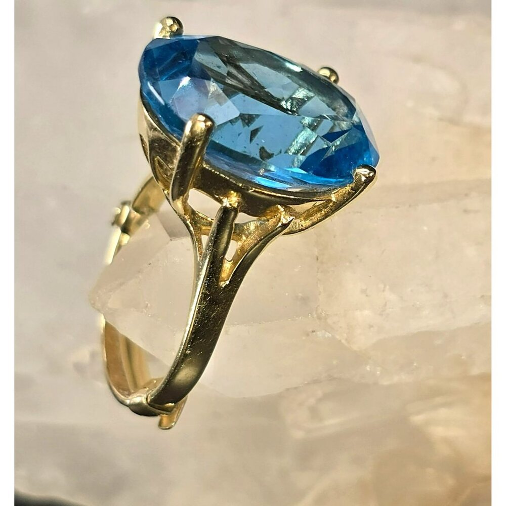 Stunning Swiss Blue Topaz Cocktail Ring 14K Gold Vintage Statement Jewelry HS177